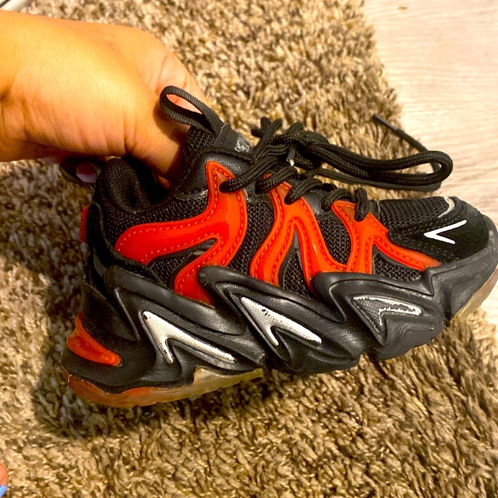 Mazino red and black shoes infant